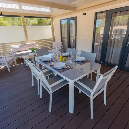 Charming Two-bedroom Mobile Homes *