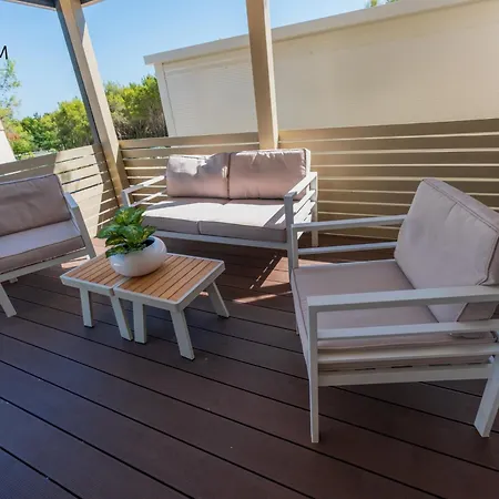 Charming Two-bedroom Mobile Homes Drage